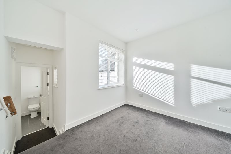 Bedroom- click for photo gallery